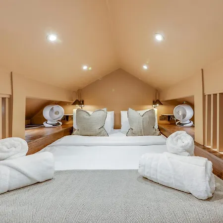 Apartments For Two In Brand New Luxury Rural Farmhouse Escape Ramsbottom Exterior photo