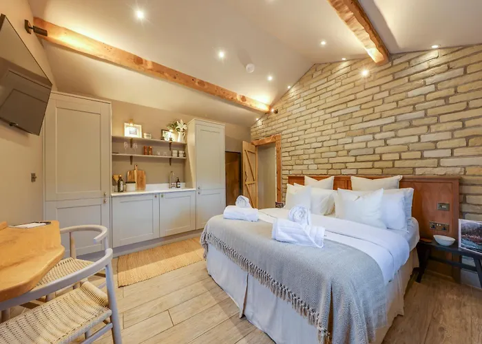 Apartments For Two In Brand New Luxury Rural Farmhouse Escape
