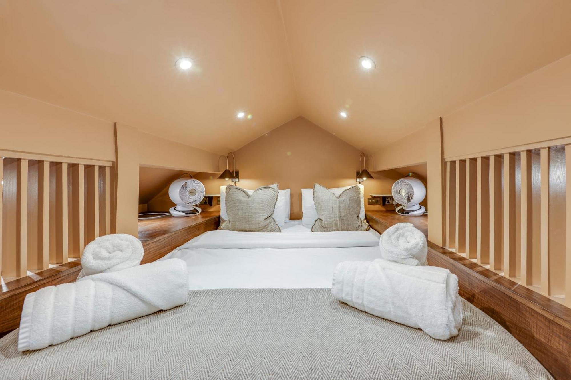 For Two In Brand New Luxury Rural Escape * Ramsbottom